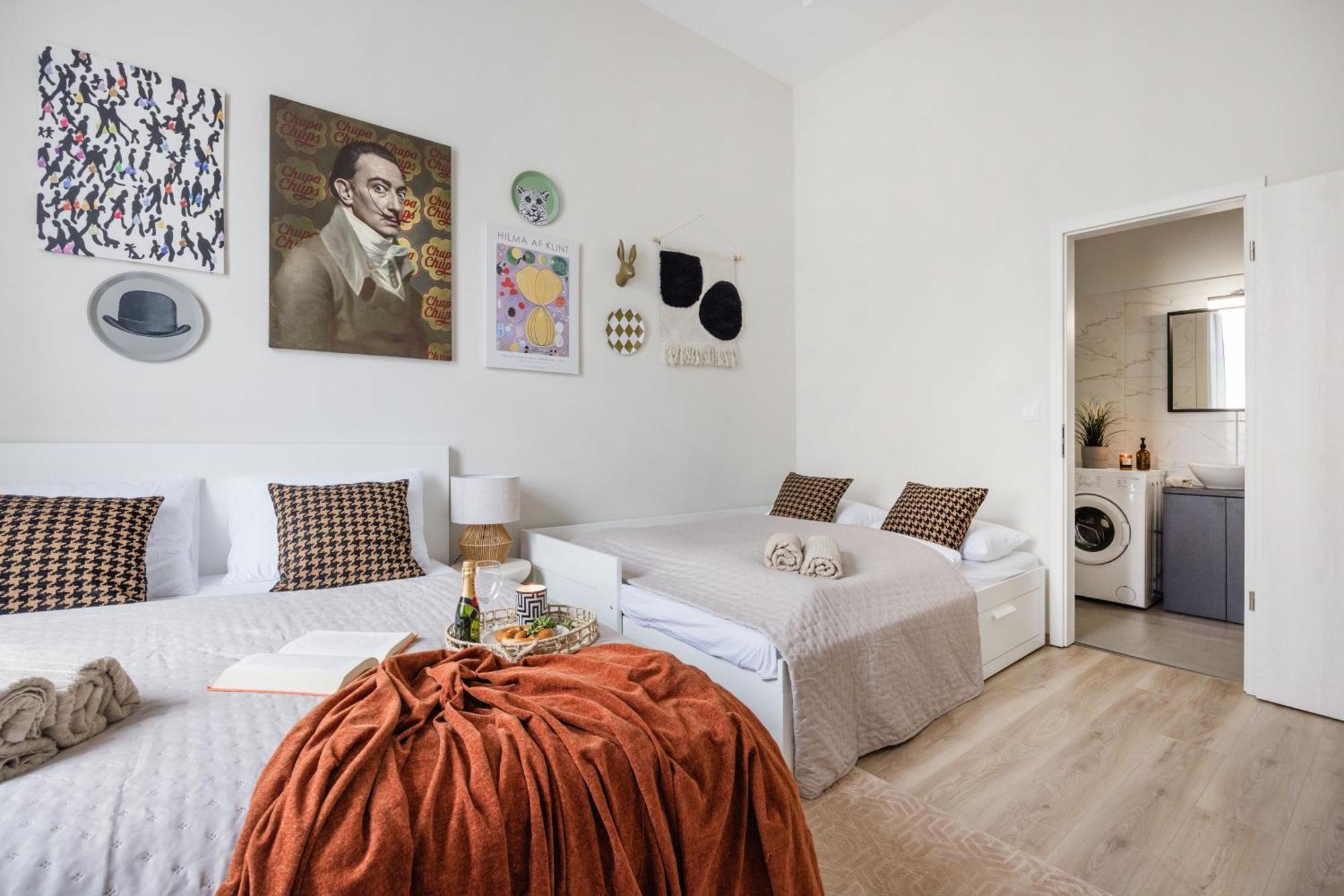 Central Budapest Oasis - Modern Charm, Timeless Comfort Eksteriør bilde