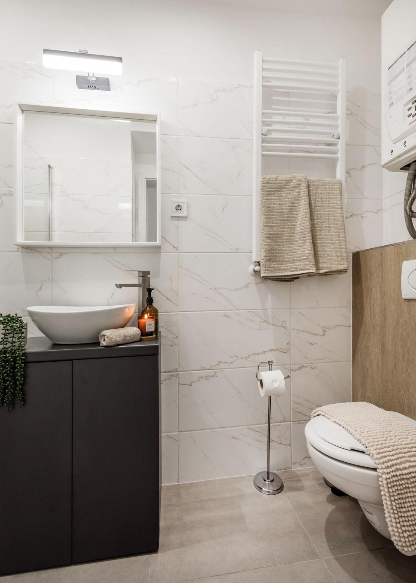 Central Budapest Oasis - Modern Charm, Timeless Comfort Eksteriør bilde