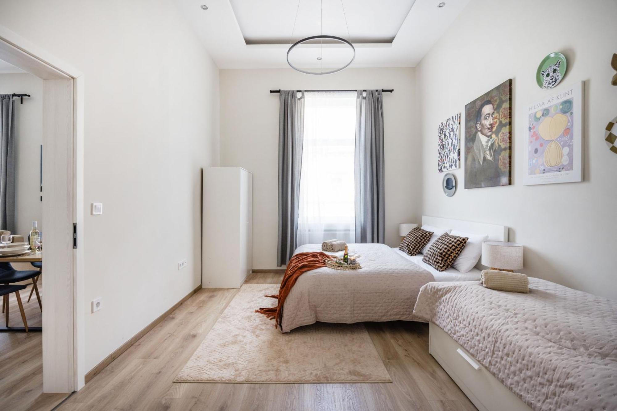 Central Budapest Oasis - Modern Charm, Timeless Comfort Eksteriør bilde