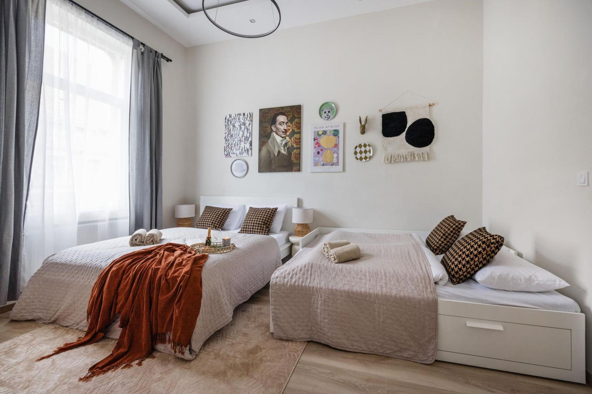 Central Budapest Oasis - Modern Charm, Timeless Comfort Eksteriør bilde